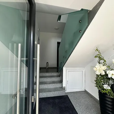 Rmr Luxury * טימישוארה